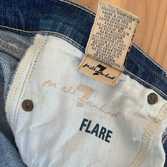 Y2K Light-Wash Flared Jeans: 7 For All Mankind - Picture 10 of 16